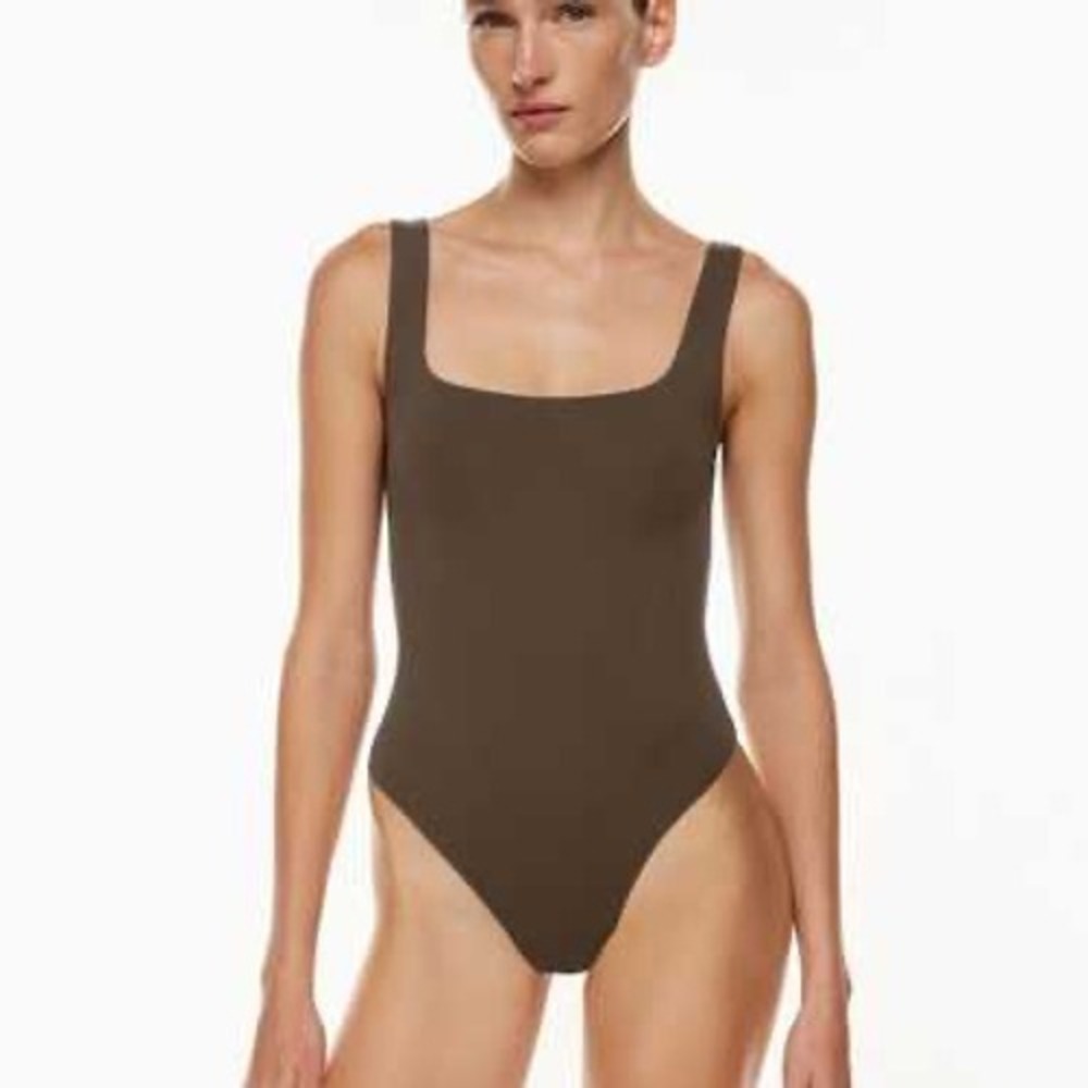 Aritzia Babaton Contour Square Neck Bodysuit In Chocolate Brown‎ Sz L Minimalist